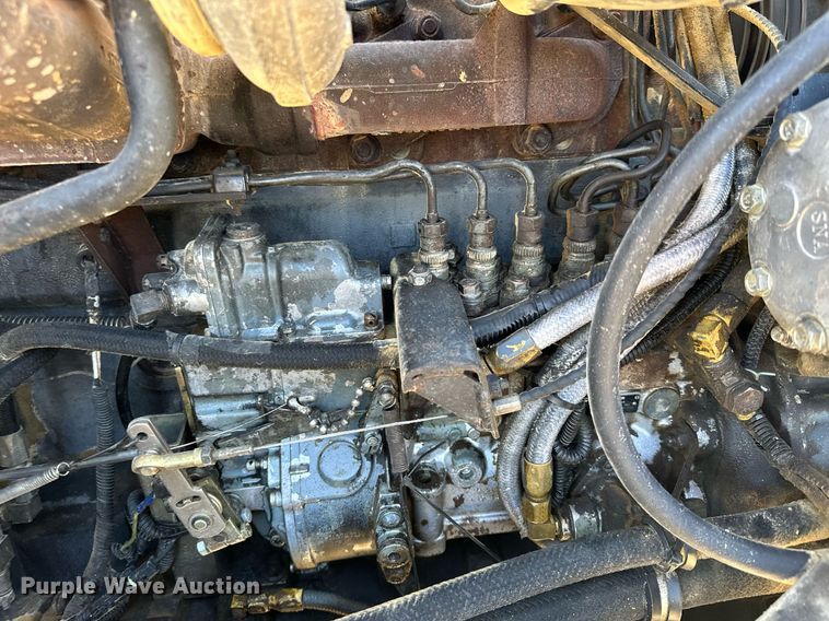 image for item MQ9508 1994 Mack CH613  truck cab and chassis