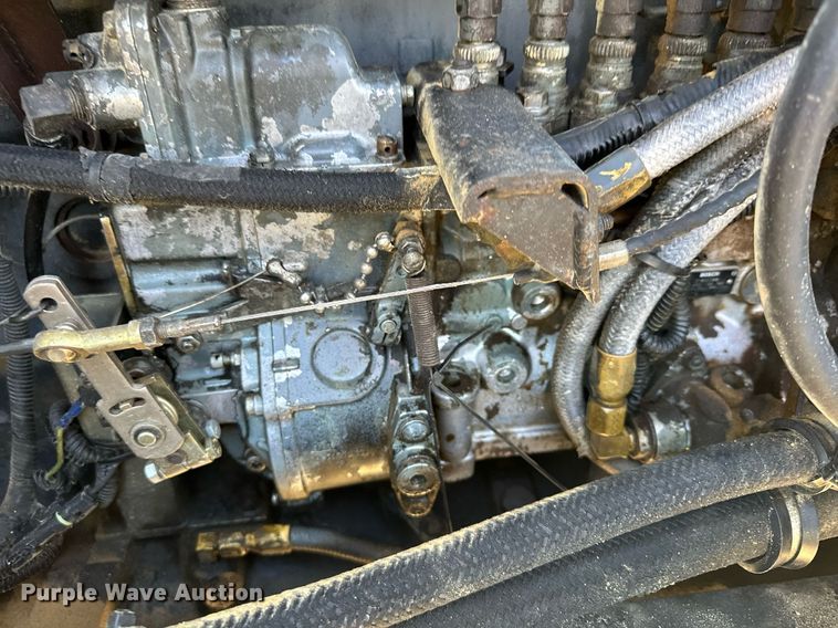 image for item MQ9508 1994 Mack CH613  truck cab and chassis