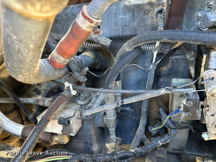 image for item MQ9508 1994 Mack CH613  truck cab and chassis