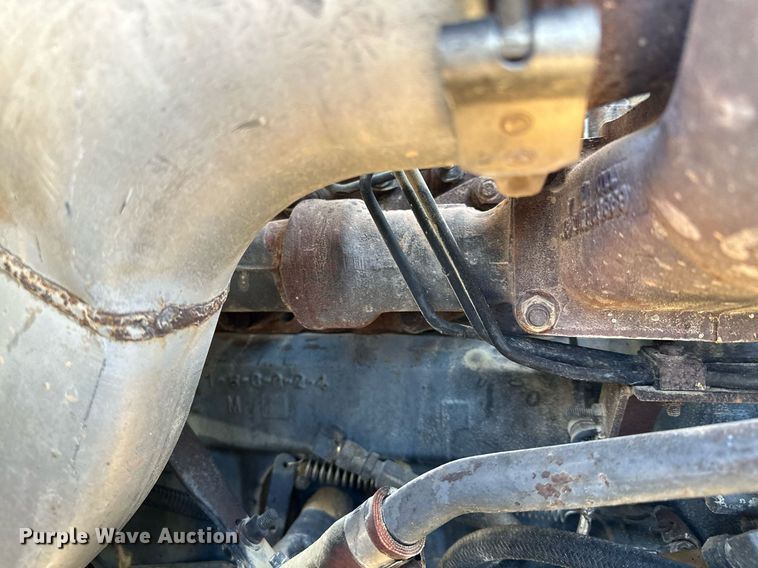 image for item MQ9508 1994 Mack CH613  truck cab and chassis