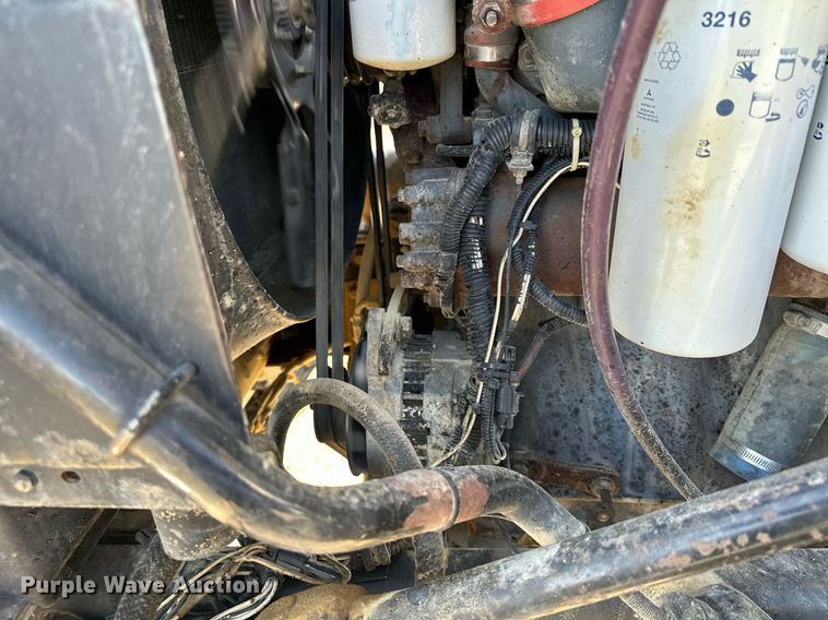 image for item MQ9508 1994 Mack CH613  truck cab and chassis