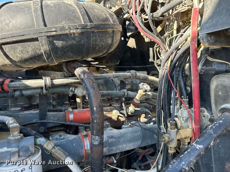 image for item MQ9508 1994 Mack CH613  truck cab and chassis