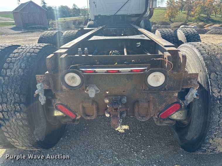 image for item MQ9508 1994 Mack CH613  truck cab and chassis