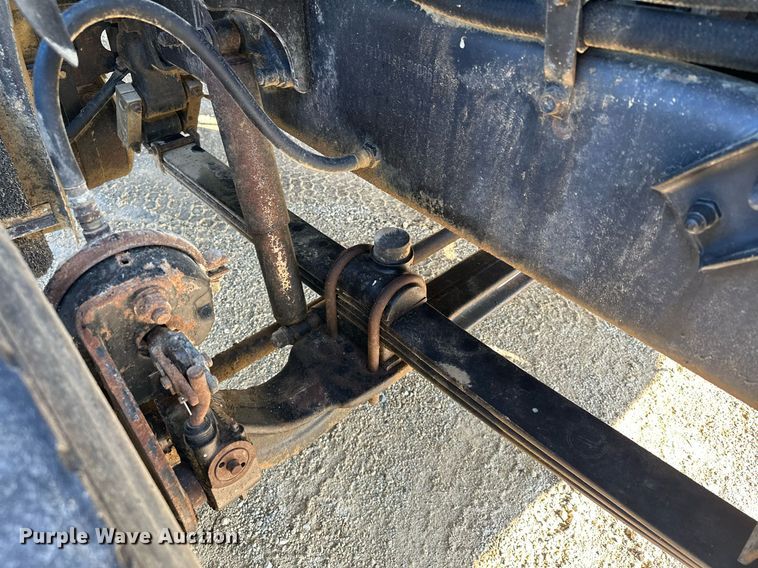 image for item MQ9508 1994 Mack CH613  truck cab and chassis