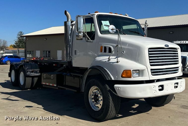 image for item MQ9509 1998 Ford  Louisville roll-off container truck