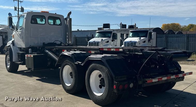 image for item MQ9509 1998 Ford  Louisville roll-off container truck