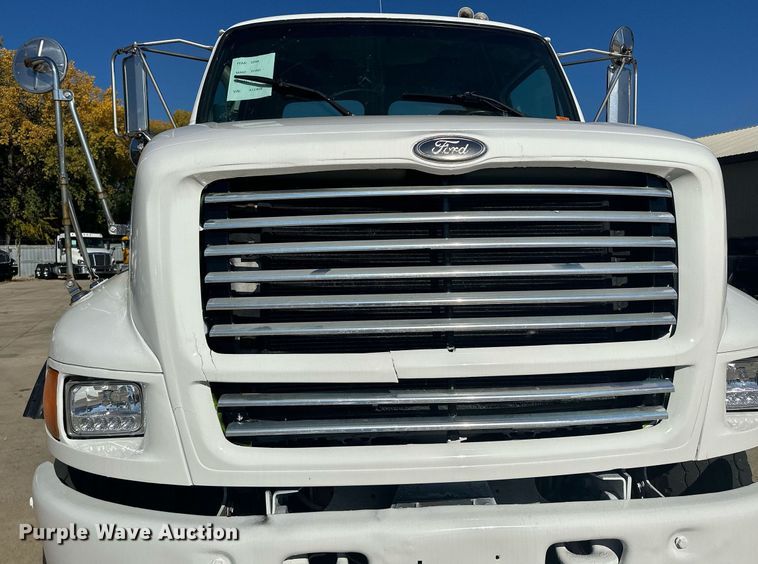 image for item MQ9509 1998 Ford  Louisville roll-off container truck