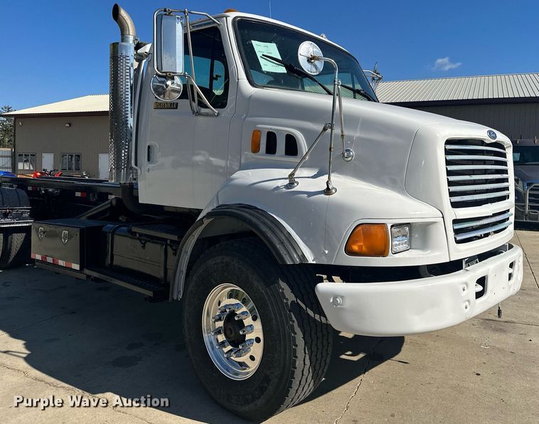 image for item MQ9509 1998 Ford  Louisville roll-off container truck