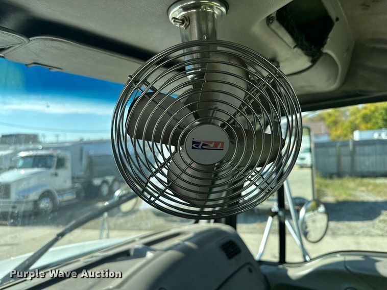 image for item MQ9509 1998 Ford  Louisville roll-off container truck