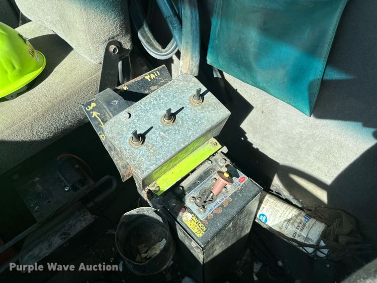 image for item MQ9509 1998 Ford  Louisville roll-off container truck