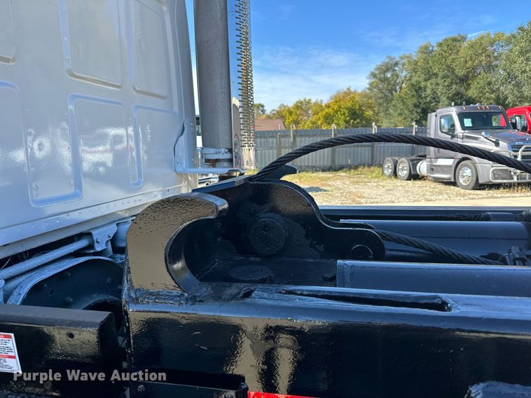 image for item MQ9509 1998 Ford  Louisville roll-off container truck