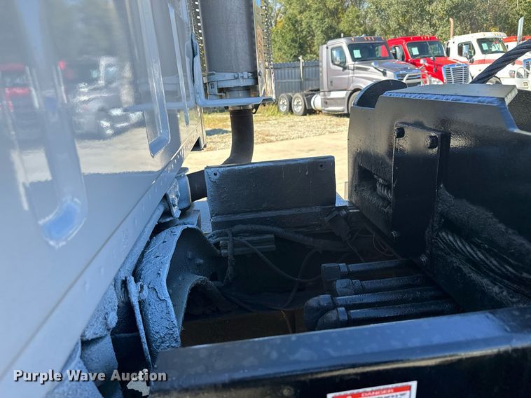 image for item MQ9509 1998 Ford  Louisville roll-off container truck