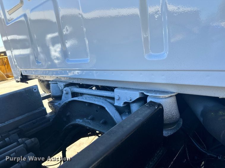 image for item MQ9509 1998 Ford  Louisville roll-off container truck