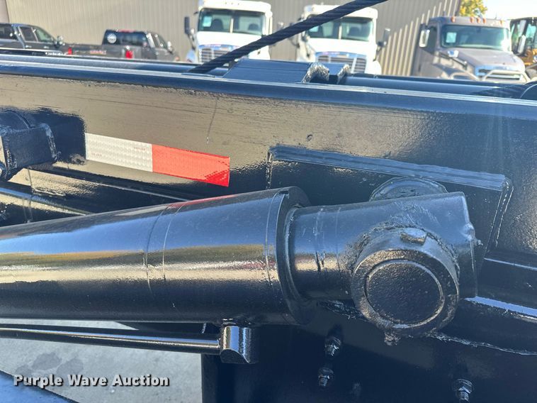 image for item MQ9509 1998 Ford  Louisville roll-off container truck