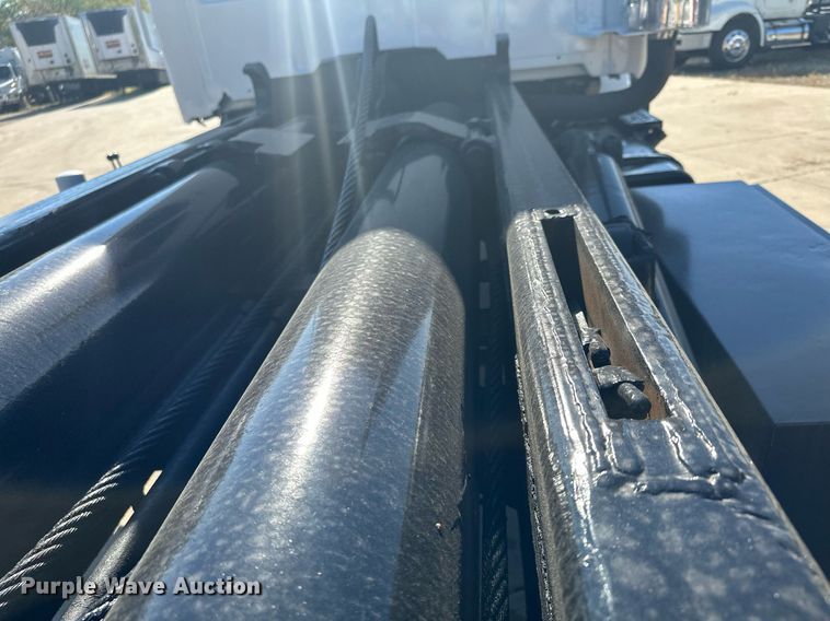 image for item MQ9509 1998 Ford  Louisville roll-off container truck