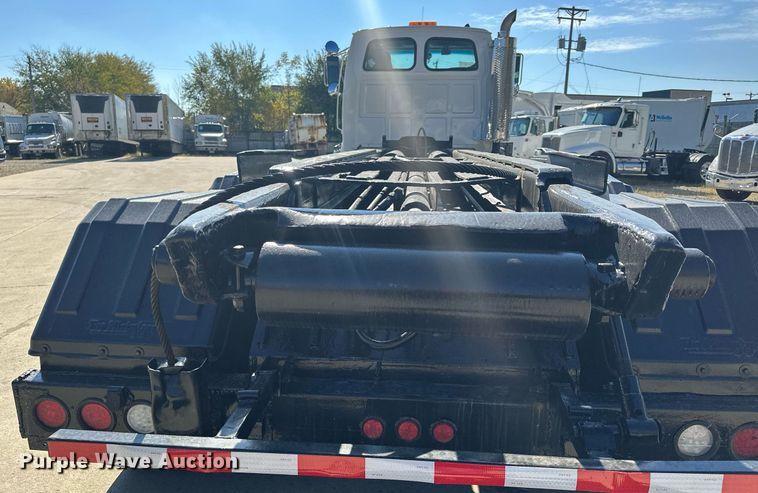 image for item MQ9509 1998 Ford  Louisville roll-off container truck