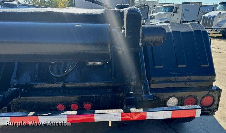 image for item MQ9509 1998 Ford  Louisville roll-off container truck