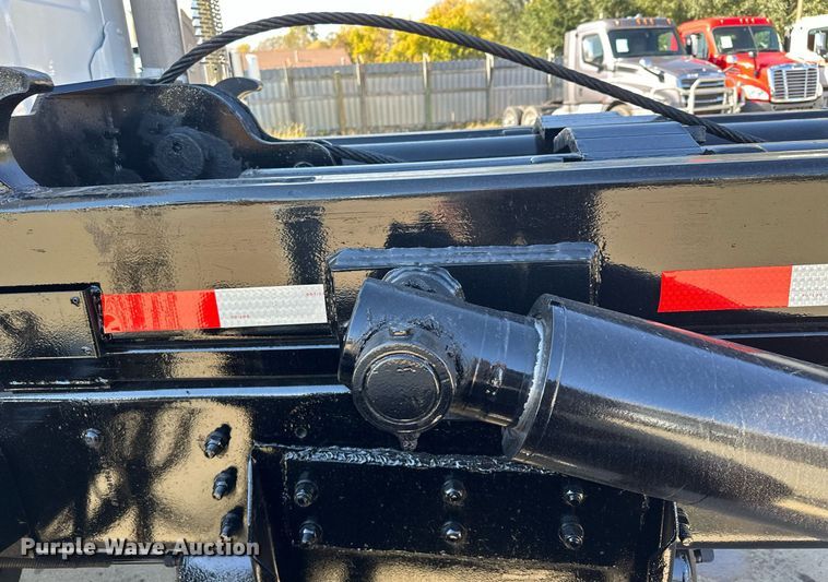 image for item MQ9509 1998 Ford  Louisville roll-off container truck