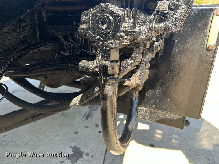 image for item MQ9509 1998 Ford  Louisville roll-off container truck