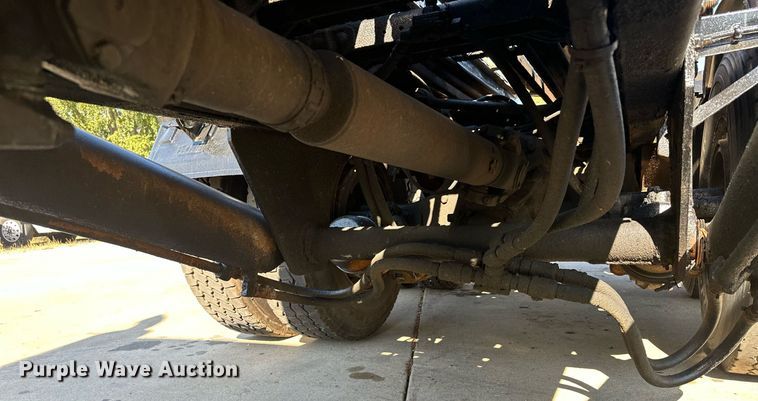 image for item MQ9509 1998 Ford  Louisville roll-off container truck