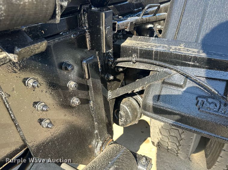 image for item MQ9509 1998 Ford  Louisville roll-off container truck