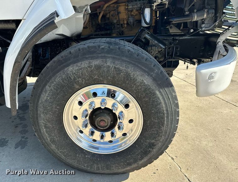 image for item MQ9509 1998 Ford  Louisville roll-off container truck