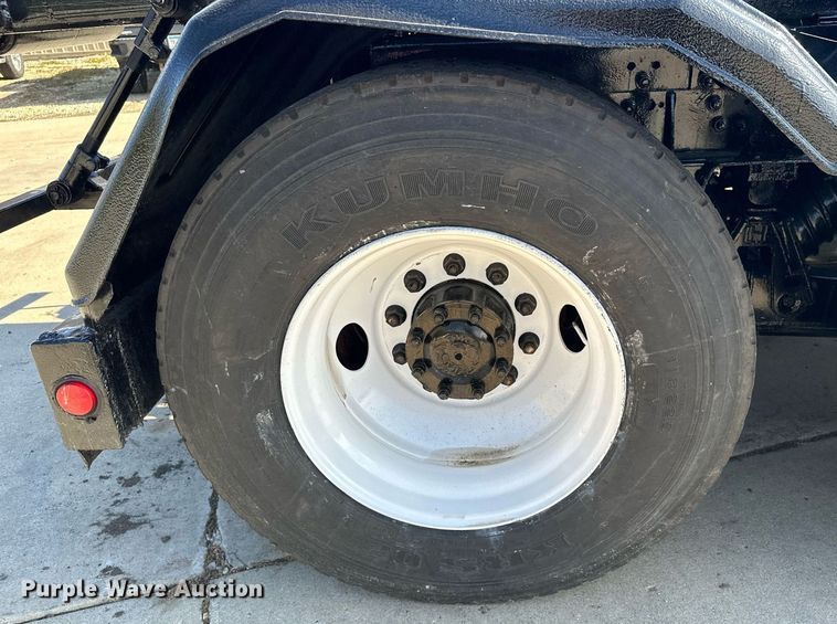 image for item MQ9509 1998 Ford  Louisville roll-off container truck