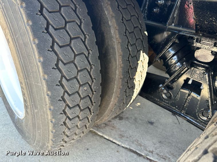 image for item MQ9509 1998 Ford  Louisville roll-off container truck