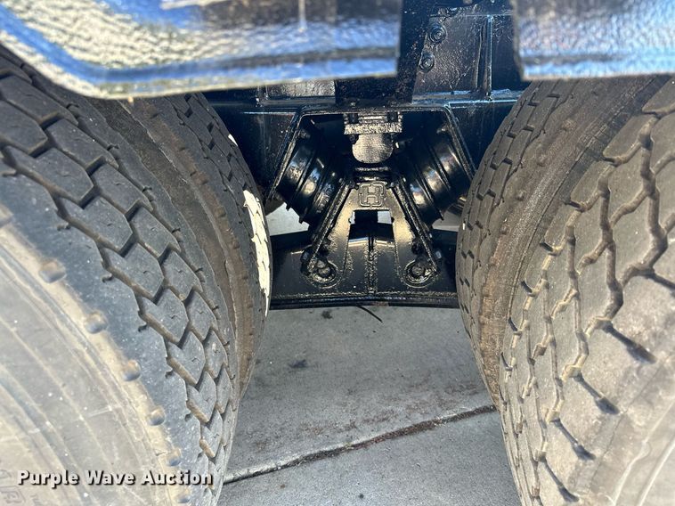 image for item MQ9509 1998 Ford  Louisville roll-off container truck