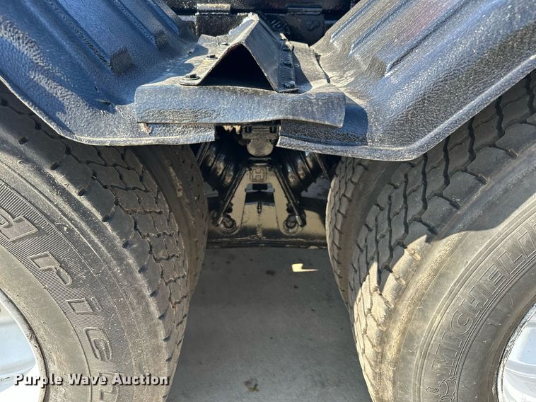 image for item MQ9509 1998 Ford  Louisville roll-off container truck