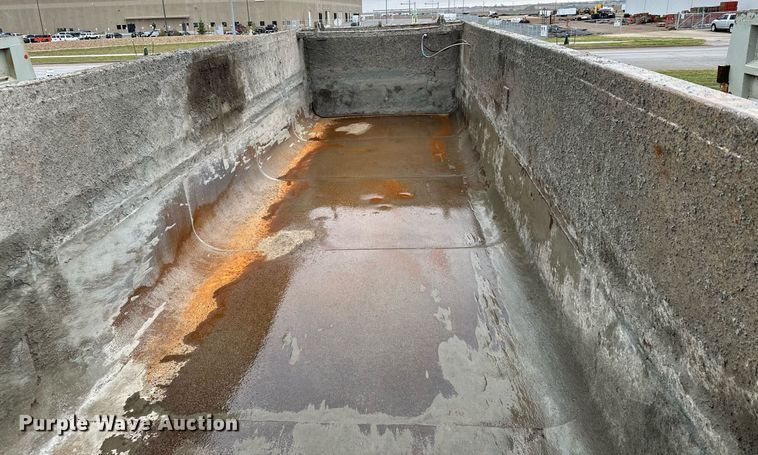 image for item MQ9513 1988 CMC  end dump trailer