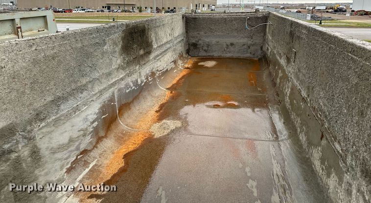 image for item MQ9513 1988 CMC  end dump trailer