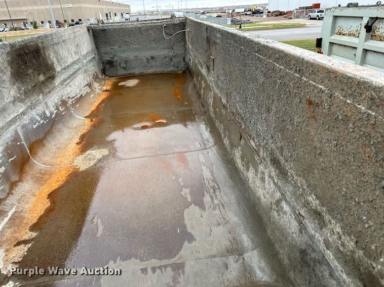 image for item MQ9513 1988 CMC  end dump trailer