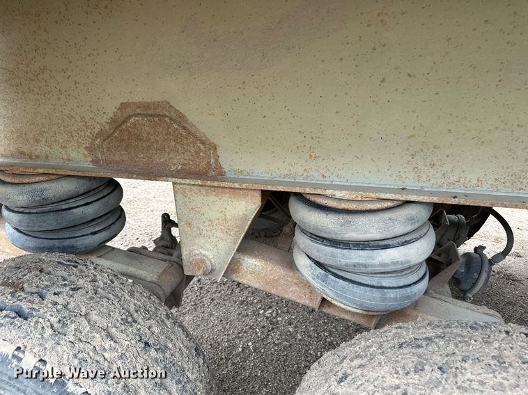 image for item MQ9513 1988 CMC  end dump trailer