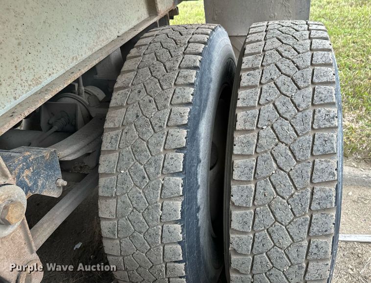 image for item MQ9513 1988 CMC  end dump trailer