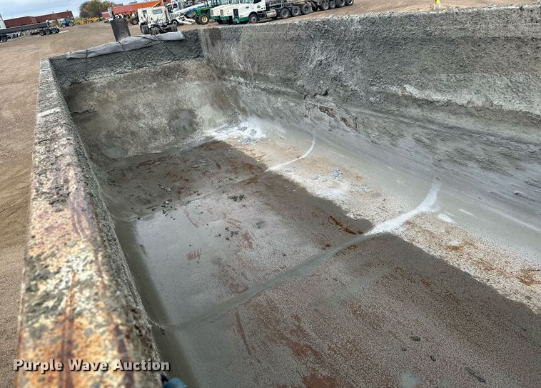 image for item MQ9514 1988 CMC  end dump trailer