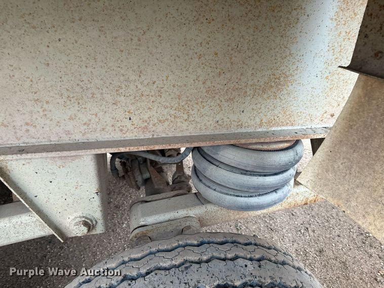 image for item MQ9514 1988 CMC  end dump trailer