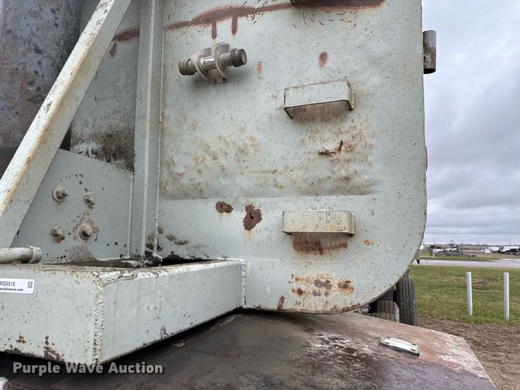 image for item MQ9516 1988 CMC  end dump trailer