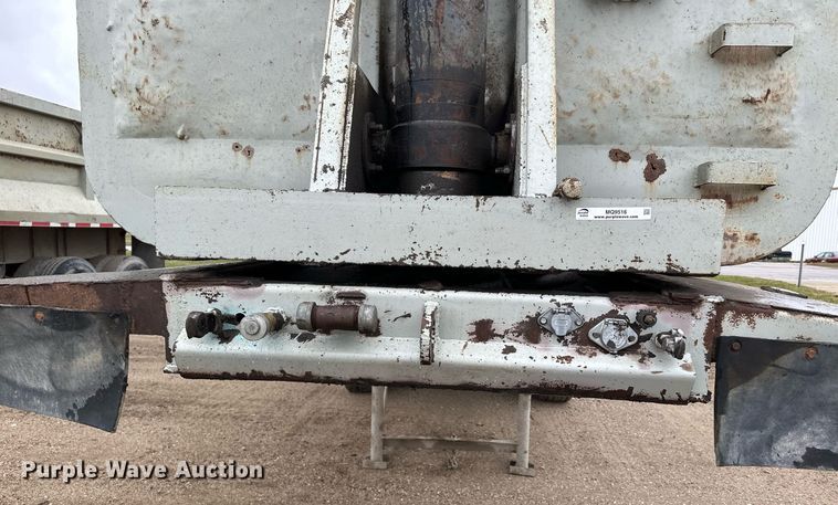 image for item MQ9516 1988 CMC  end dump trailer