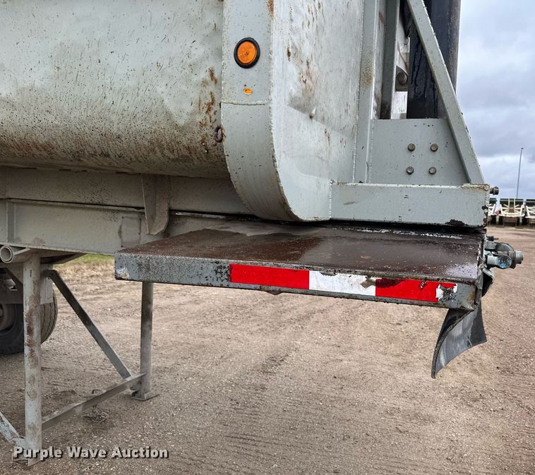 image for item MQ9516 1988 CMC  end dump trailer