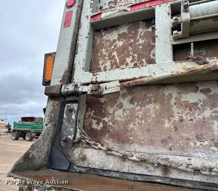 image for item MQ9516 1988 CMC  end dump trailer