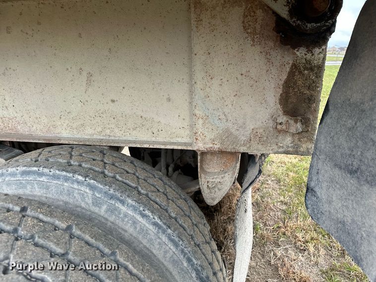 image for item MQ9516 1988 CMC  end dump trailer