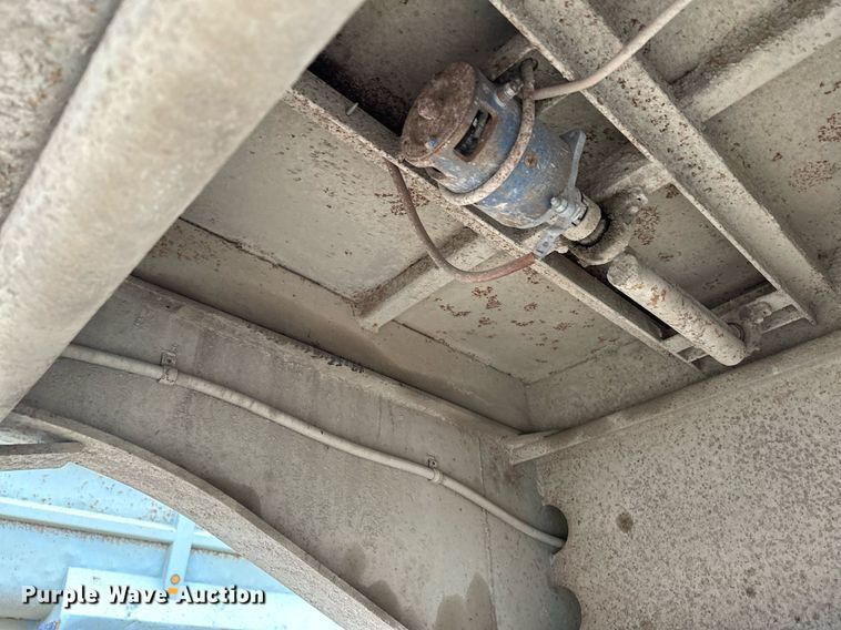 image for item MQ9516 1988 CMC  end dump trailer