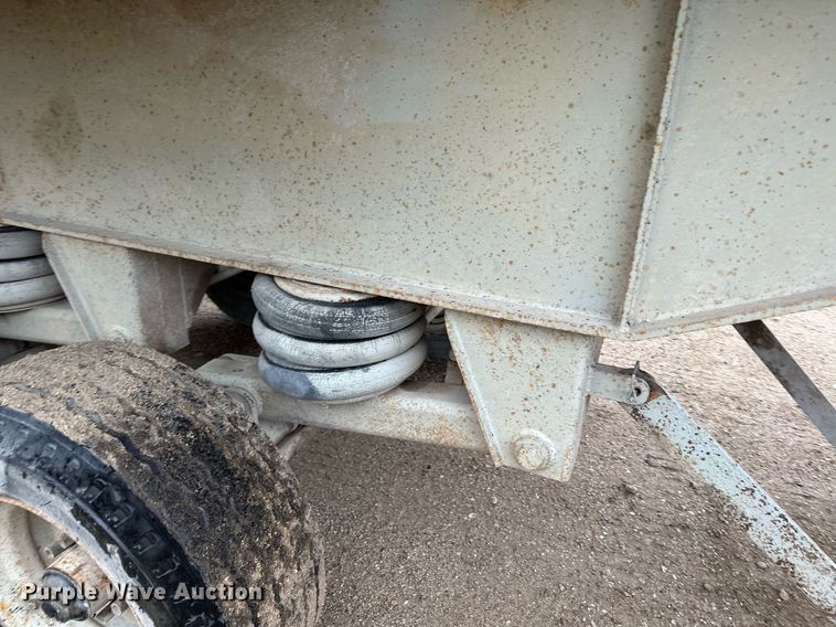 image for item MQ9516 1988 CMC  end dump trailer