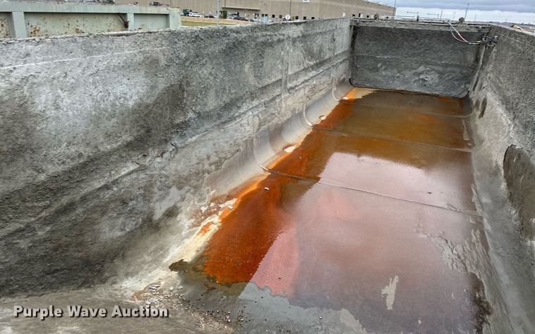 image for item MQ9516 1988 CMC  end dump trailer