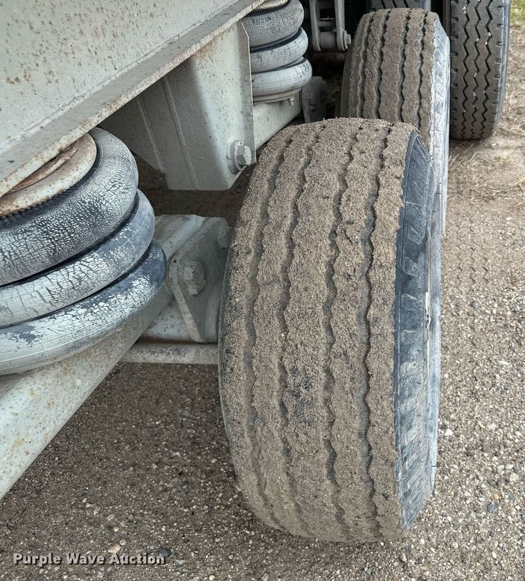 image for item MQ9516 1988 CMC  end dump trailer