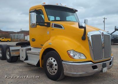 image for item MX9536 2019 Kenworth T680  semi truck