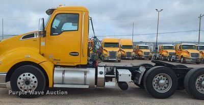 image for item MX9536 2019 Kenworth T680  semi truck