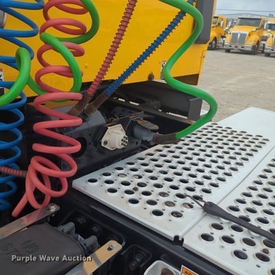 image for item MX9536 2019 Kenworth T680  semi truck