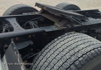 image for item MX9536 2019 Kenworth T680  semi truck